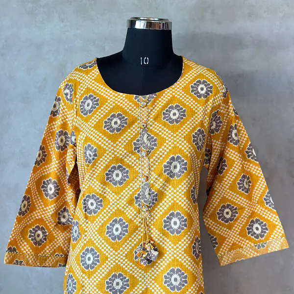 BEAUTIFUL FLORAL KURTI - Rani - 44