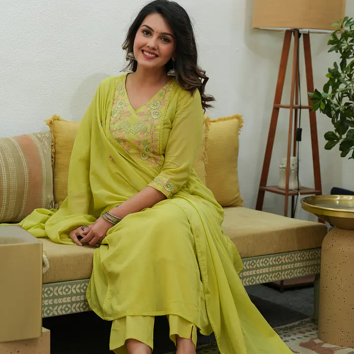 BEAUTIFUL EMBROIDERED MUL COTTON SUIT - 40