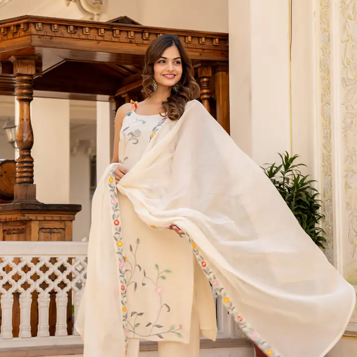 BEAUTIFUL EMBROIDERED SUIT SET - 42