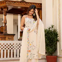 BEAUTIFUL EMBROIDERED SUIT SET