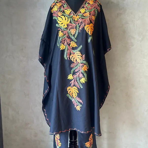 KAFTAN IN HEAVY EMBROIDERED - 38