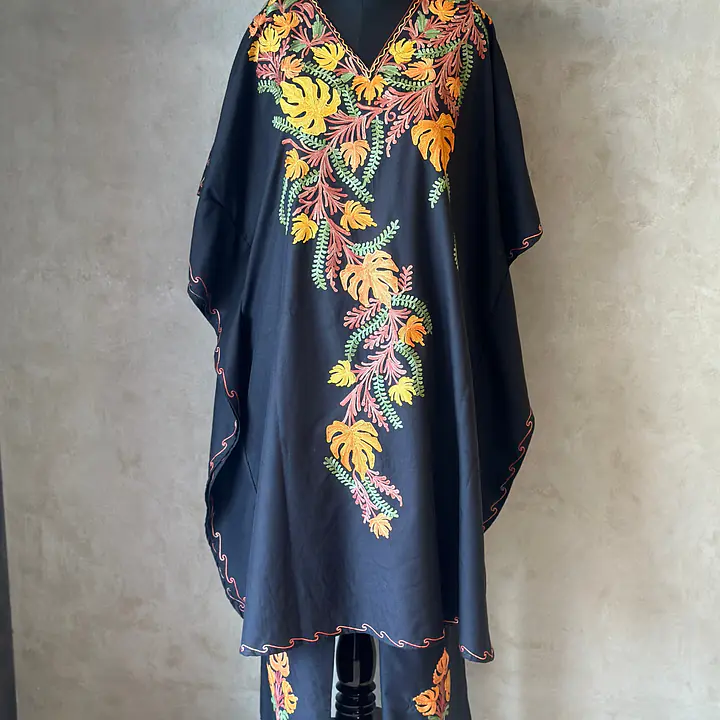 KAFTAN IN HEAVY EMBROIDERED - 38