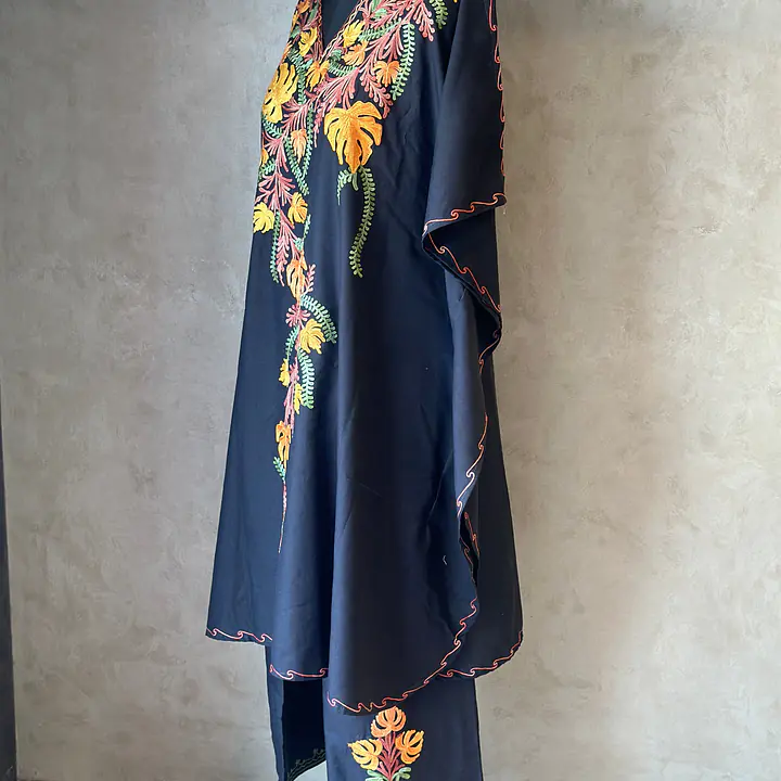 KAFTAN IN HEAVY EMBROIDERED - 42