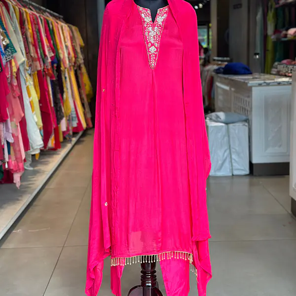 PURE CHINON HANDWORK SUIT - 38 - Pink