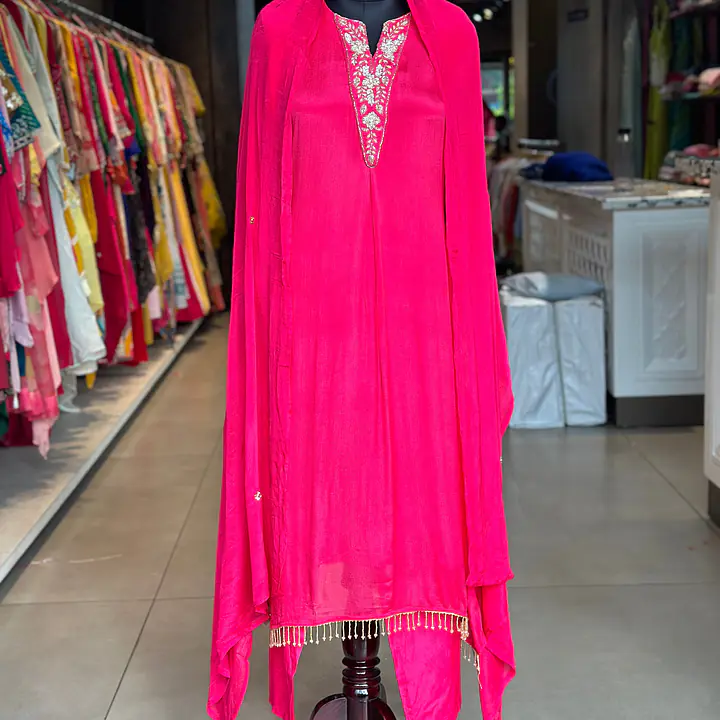 PURE CHINON HANDWORK SUIT - 38 - Pink