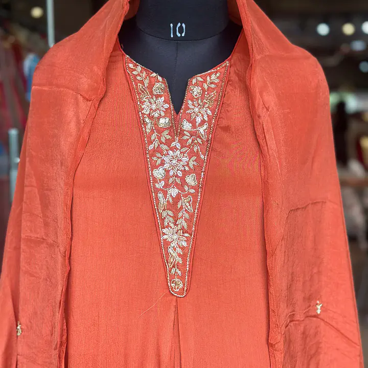 PURE CHINON HANDWORK SUIT - 44 - Rusty orange