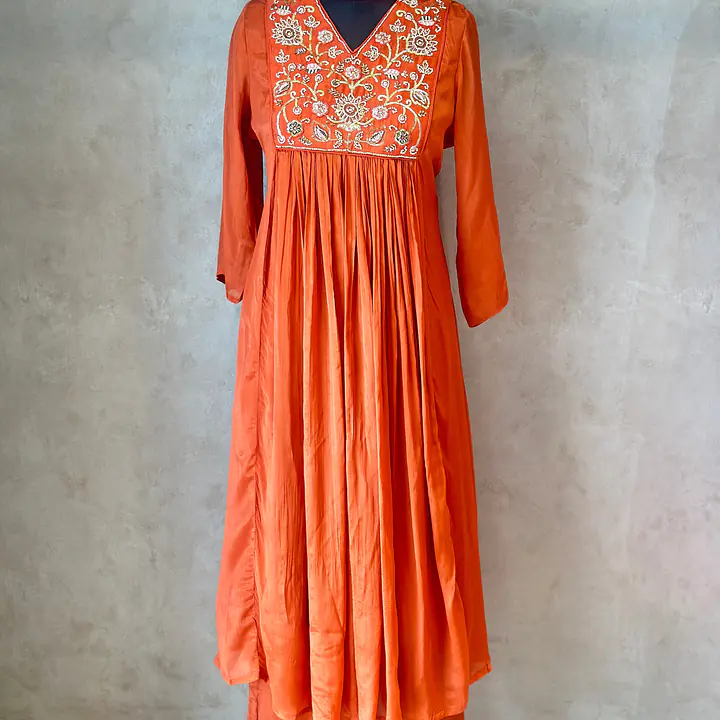 PURE CHINON HANDWORK SUIT - Rust orange - 38