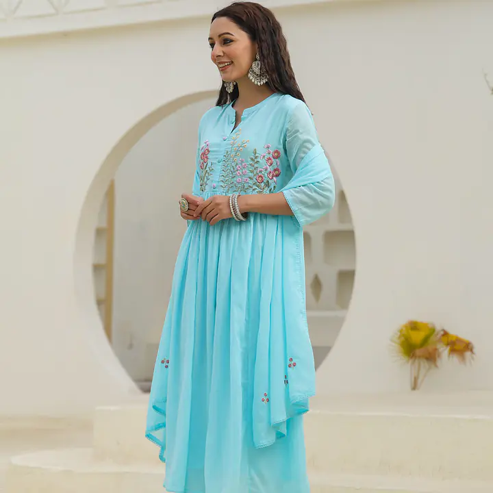 BEAUTIFUL EMBROIDERED MUL COTTON SUIT SET