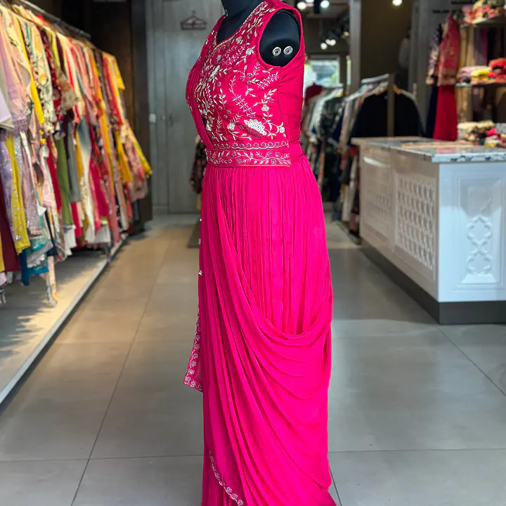 SKIRT SET WITH SHURG IN HANDWORK