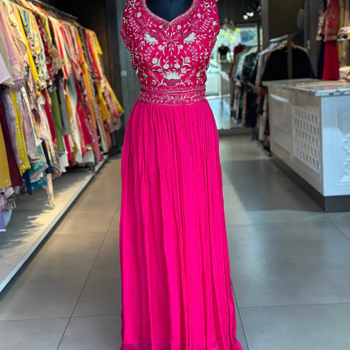 SKIRT SET WITH SHURG IN HANDWORK