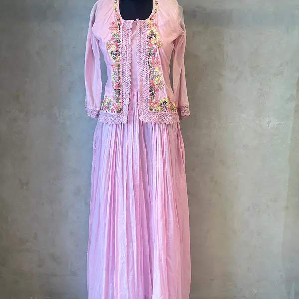 ONE PIECE EMBROIDERED GOWN SET - 38