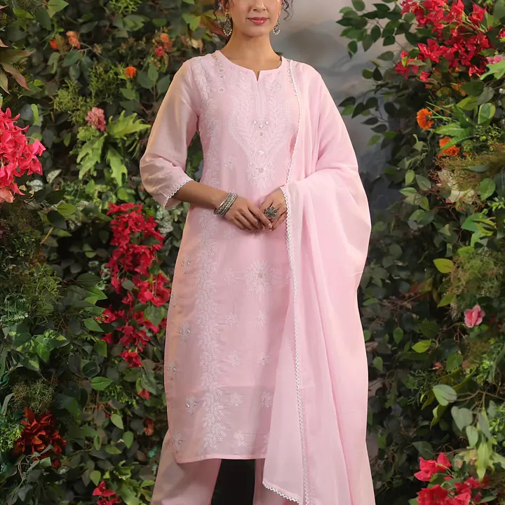 MUL COTTON SUIT IN THREAD EMBROIDERY - 38