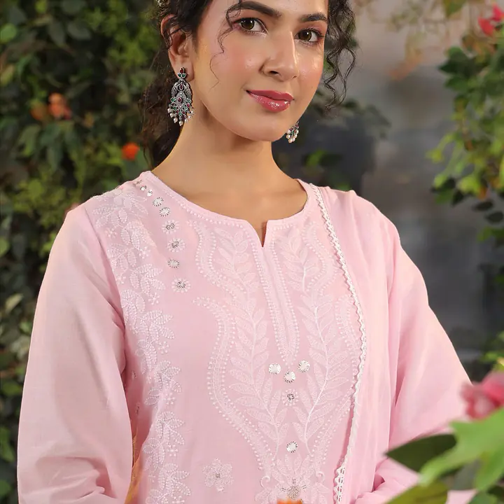 MUL COTTON SUIT IN THREAD EMBROIDERY - 44