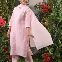 MUL COTTON SUIT IN THREAD EMBROIDERY