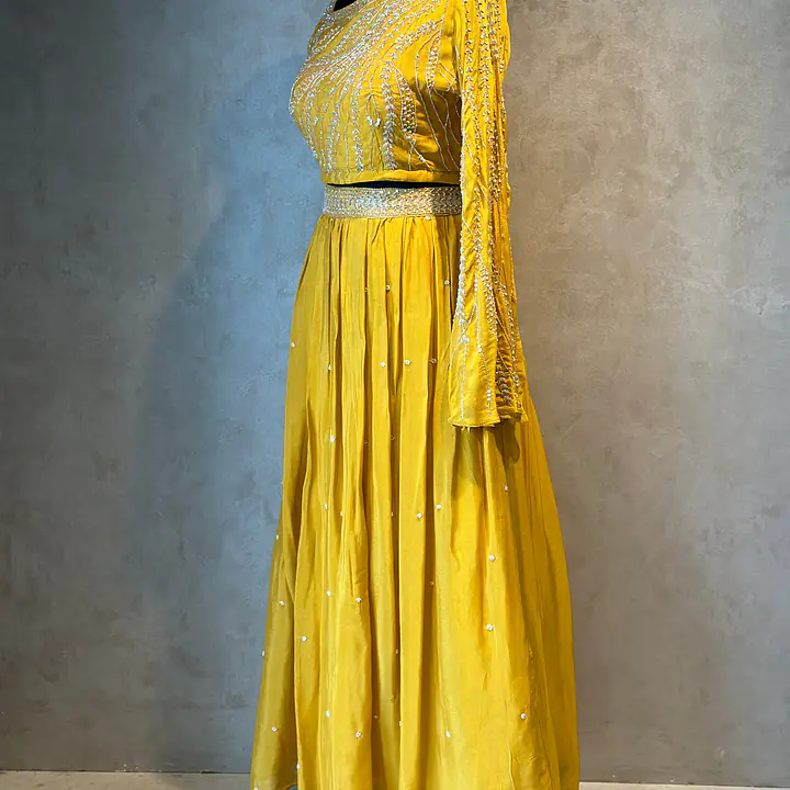 OFF SHOULDER SKIRT SET
