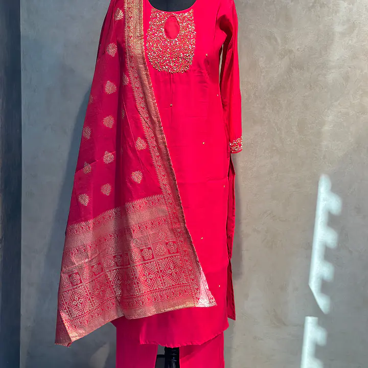 BANARASI STRAIGHT HANDWORK SUIT SET - PEACH - 44