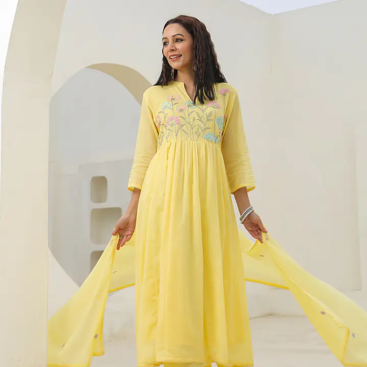 BEAUTIFUL MUL COTTON EMBROIDERED SUIT SET