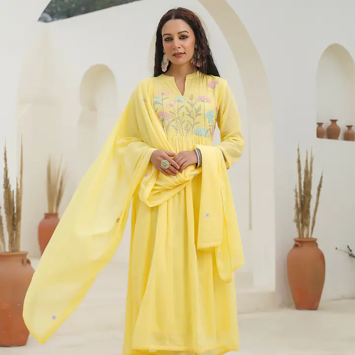 BEAUTIFUL MUL COTTON EMBROIDERED SUIT SET