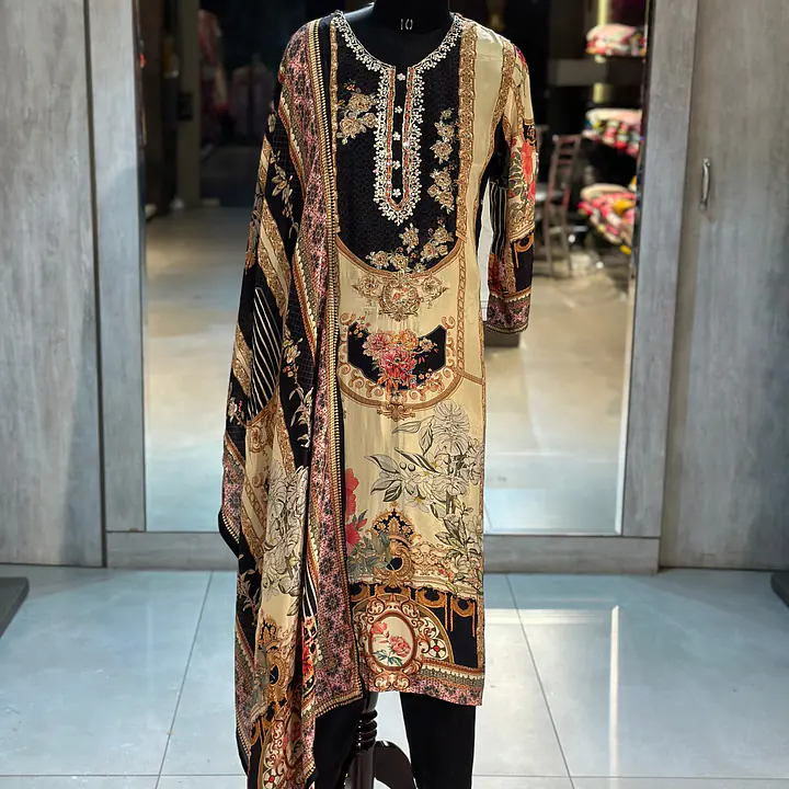 PAKISTANI STYLE MUSLIN SUIT SET