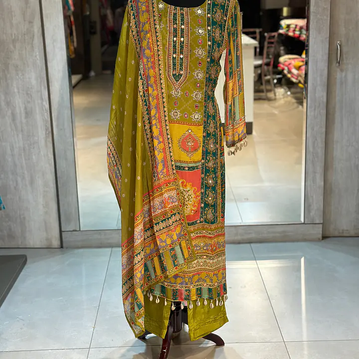 PAKISTANI STYLE SUIT SET - 38