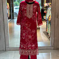 THREE PIECE RAYON STRAIGHT SUIT SET