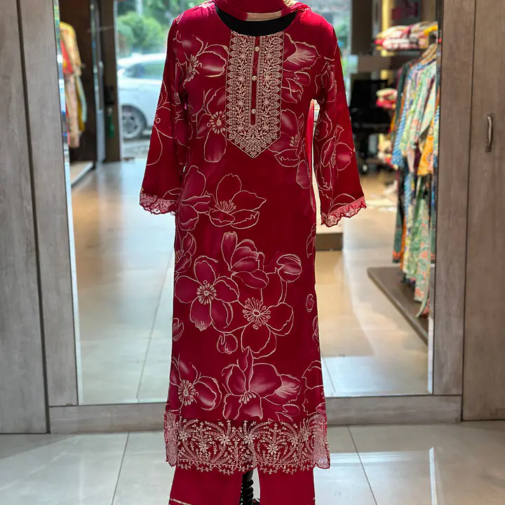 THREE PIECE RAYON STRAIGHT SUIT SET