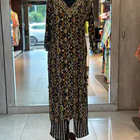 THREE PIECE RAYON SUIT SET - 42