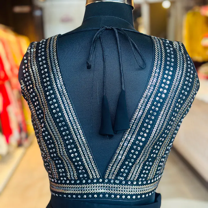 Draping Saree With Heavy Blouse