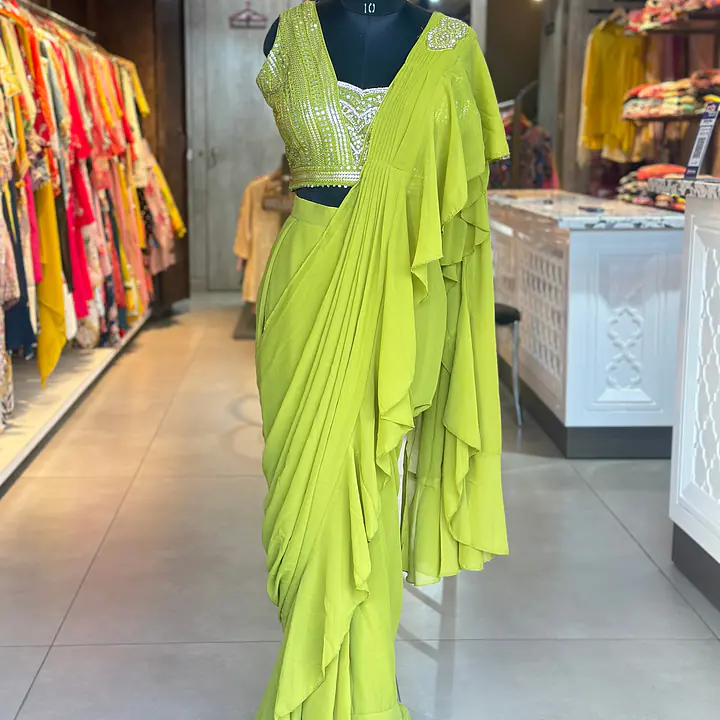 Draping Saree With Heavy Blouse