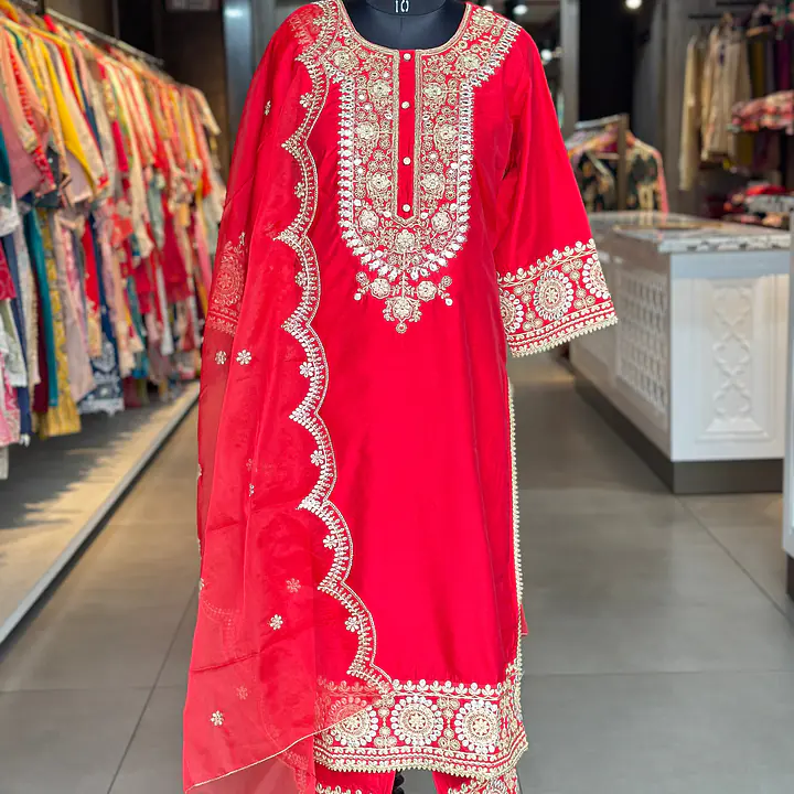 STRAIGHT SUIT SET IN ZARI WORK - 40