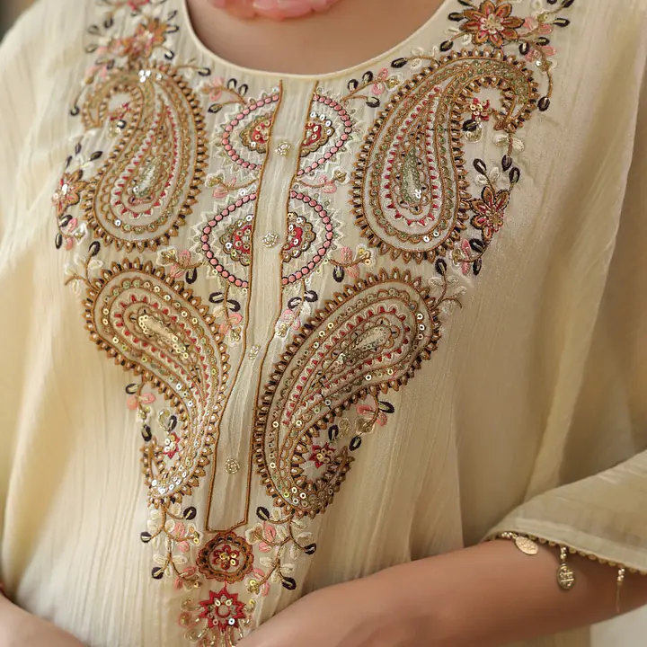 KAFTAN IN HEAVY EMBROIDERY - Off White - 38