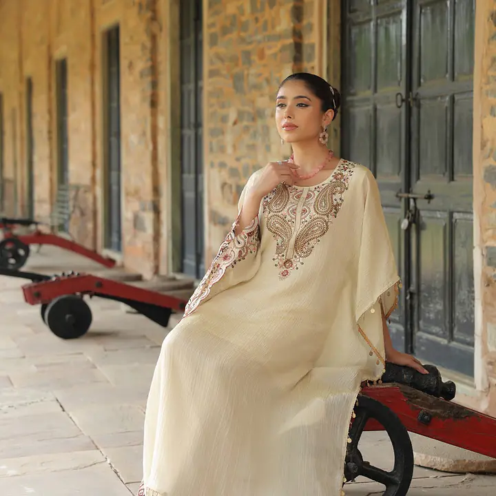 KAFTAN IN HEAVY EMBROIDERY - Off White - 44