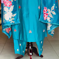 HAND EMBROIDERED STRAIGHT SUIT SET - Mahroon - 40